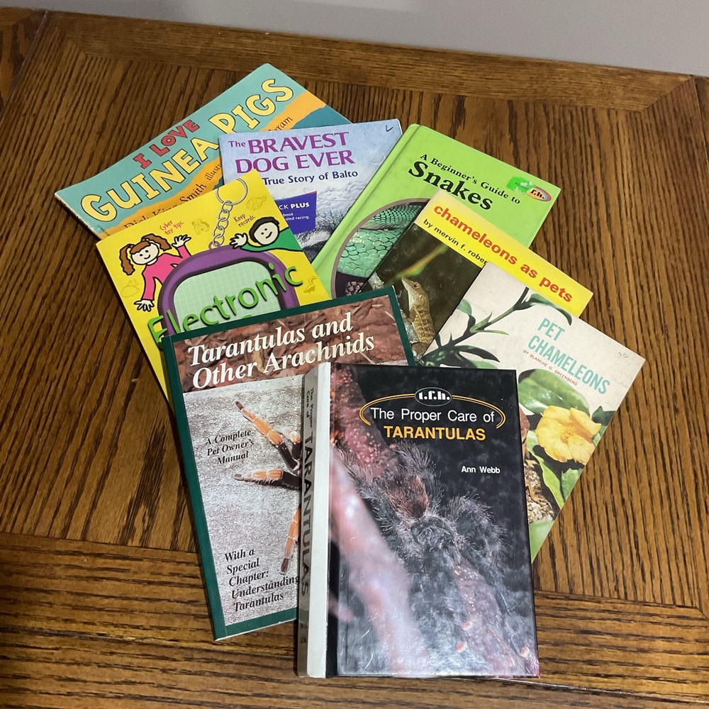 Pet Books: Guinea Pigs, snakes, Tarantulas, Chameleons, electronic pet & Balto